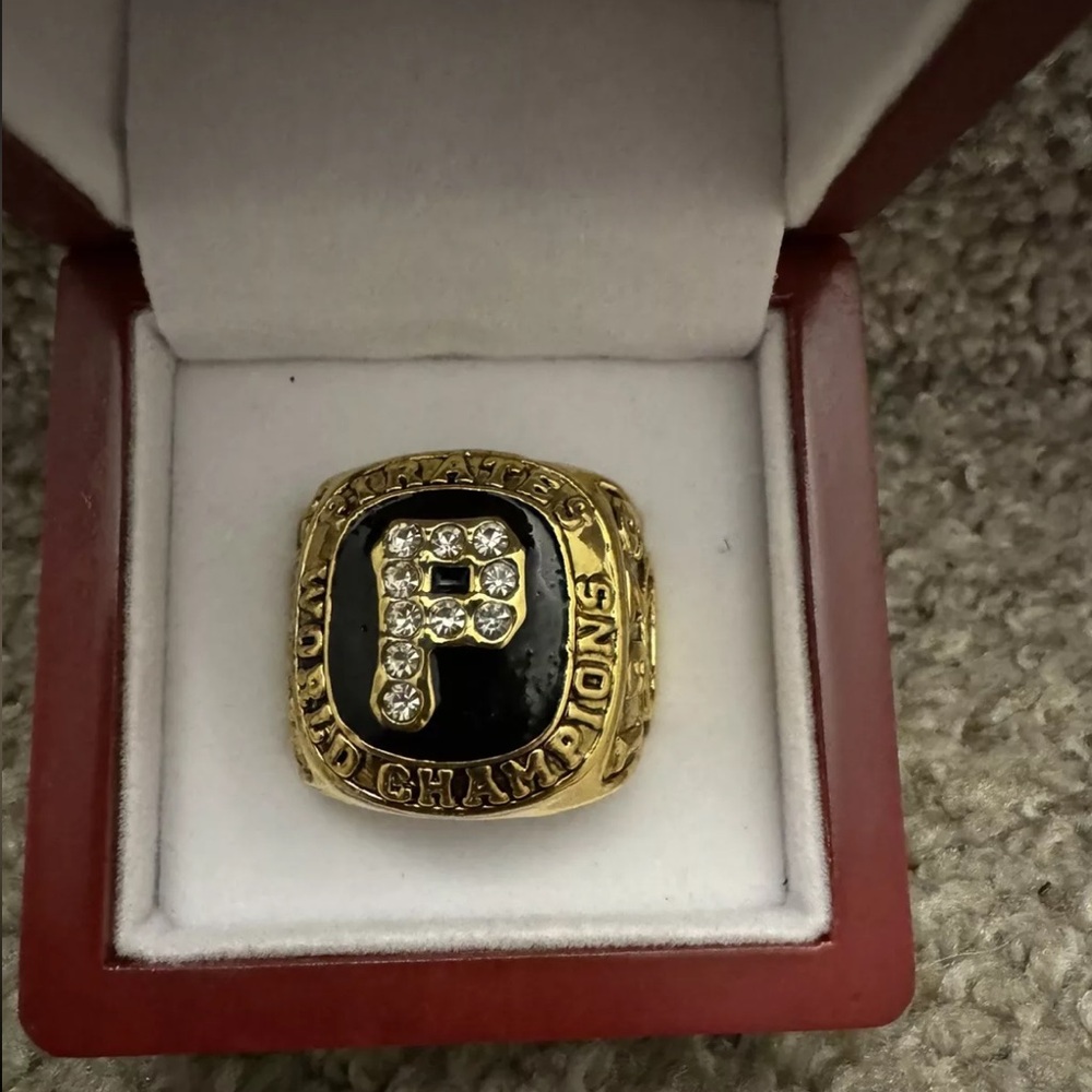 Bill Madlock - 1979 Pittsburgh Pirates World Series Ring With Wooden Display Box